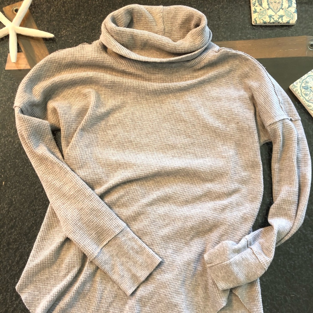 ARITZIA waffle long sleeve turtleneck